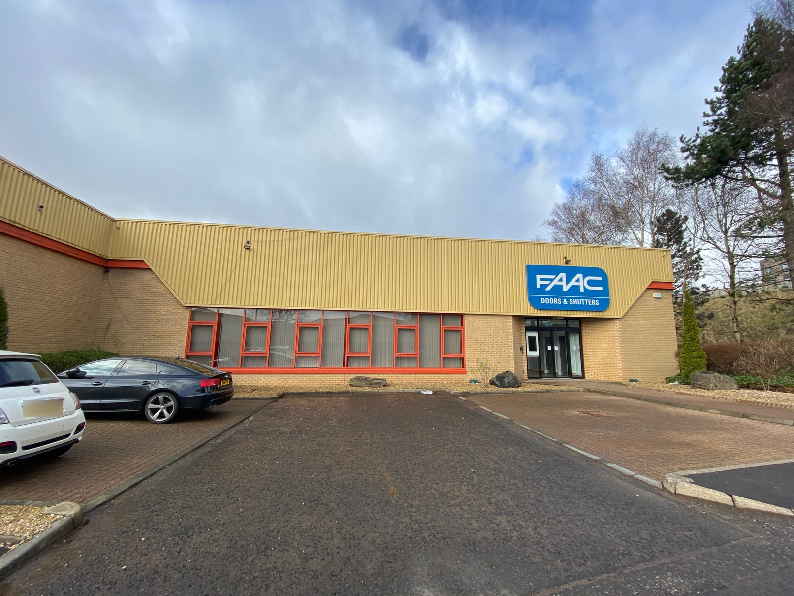 10 Cairn Ct, East Kilbride for lease Building Photo- Image 1 of 4