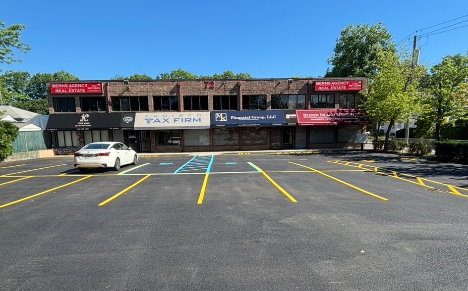 72 Sharrott Ave, Staten Island, NY à louer - Photo du bâtiment - Image 1 de 15