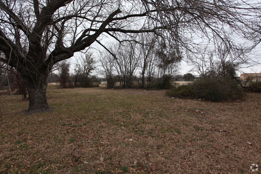 529 E Centerville Rd, Garland, TX à vendre - Photo du bâtiment - Image 3 de 4