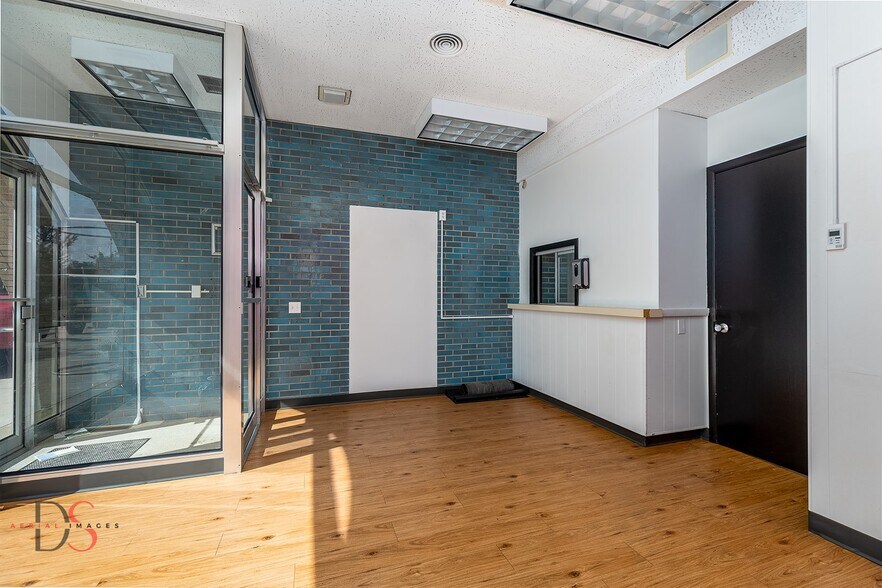 612 Court St, Ottawa, IL à louer - Photo du bâtiment - Image 2 de 29