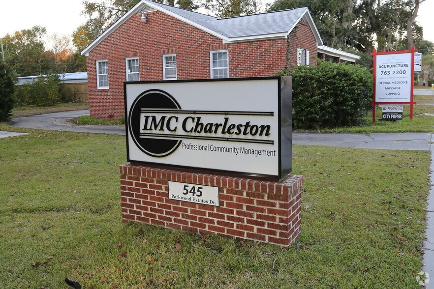 545 Parkwood Estates Dr, Charleston, SC à vendre - Photo du bâtiment - Image 3 de 16