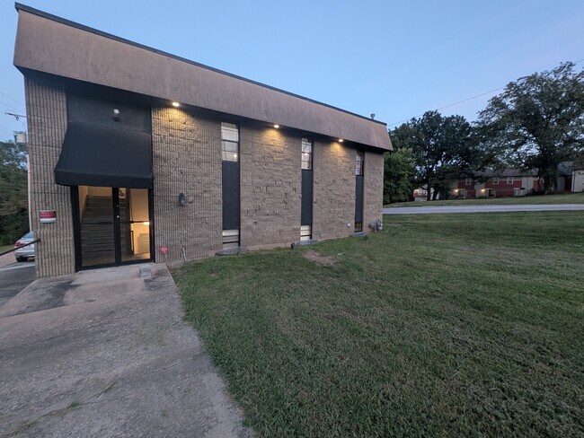 More details for 13137 Wornall Rd, Kansas City, MO - Office for Sale