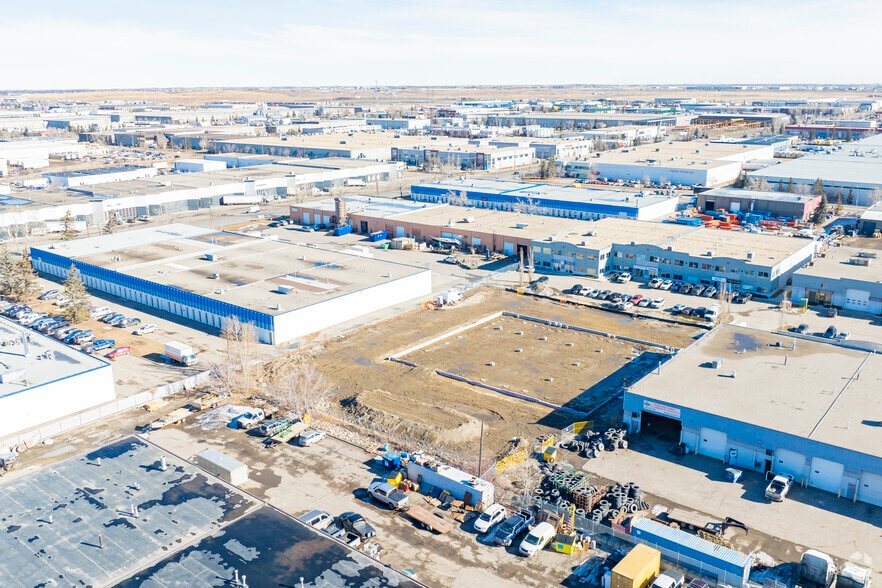 4316 64 Av SE, Calgary, AB à louer - Aérien - Image 2 de 2