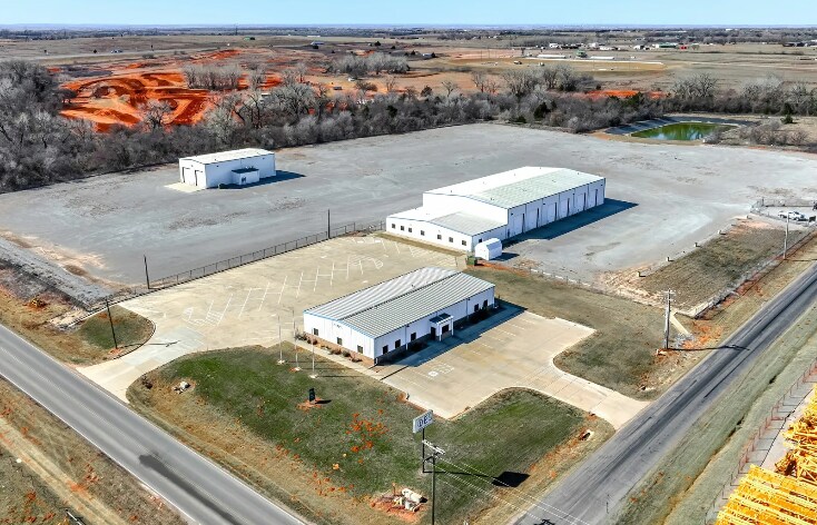 2003 S Merritt Rd, Elk City, OK à louer - Photo du bâtiment - Image 2 de 17