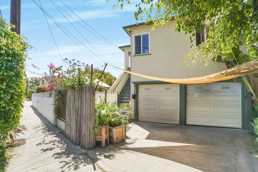 2045 Penmar Ave, Venice, CA for sale - Building Photo - Image 3 of 35