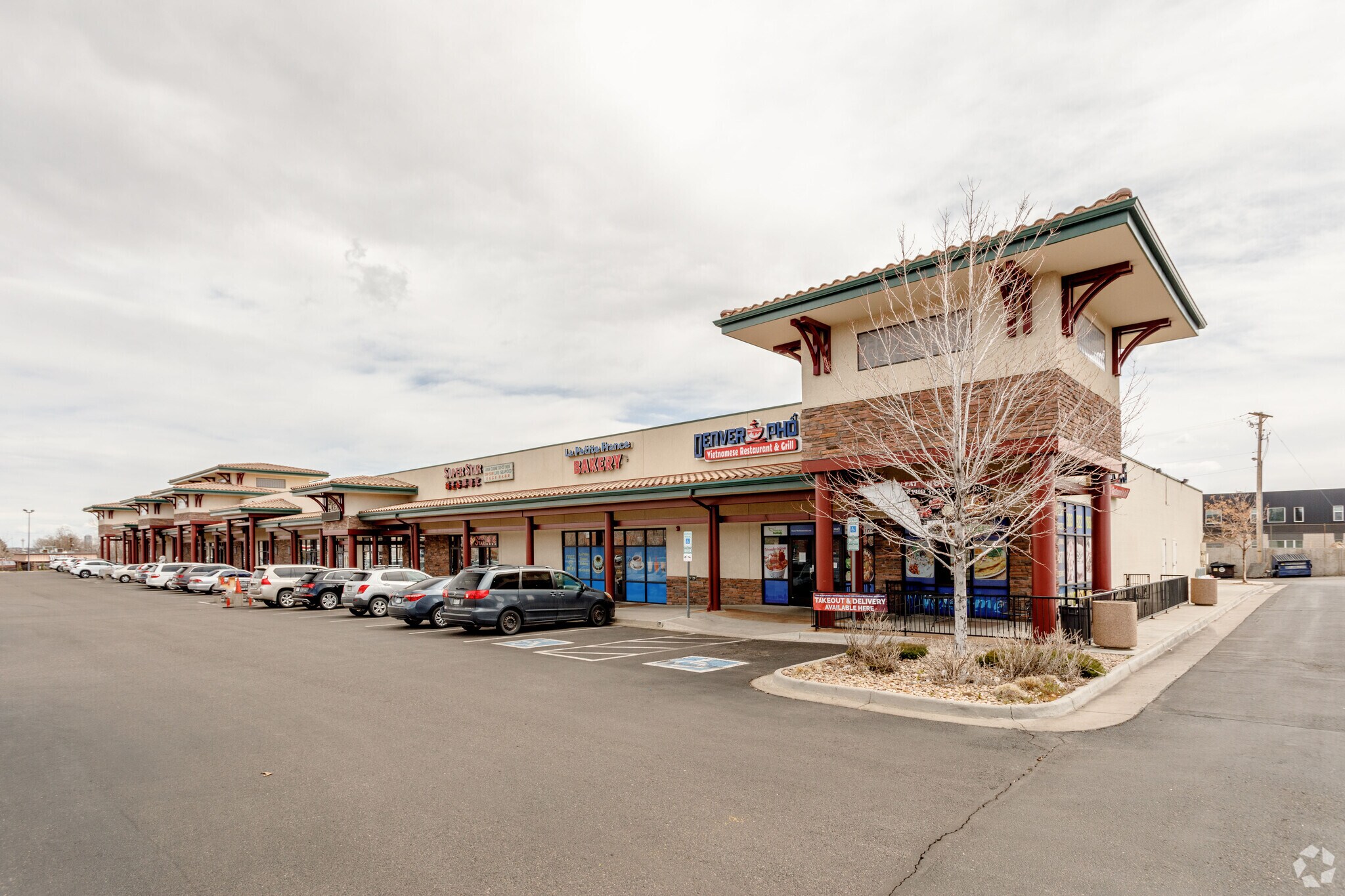 2200 W Alameda Ave, Denver, CO à louer Photo du bâtiment- Image 1 de 6