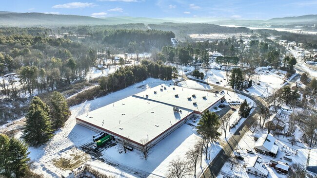 Plus de détails pour 370 Monument Rd, Hinsdale, NH - Industriel à vendre