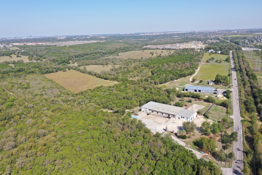 10300 Springdale Rd, Austin, TX à vendre - Photo du bâtiment - Image 1 de 1