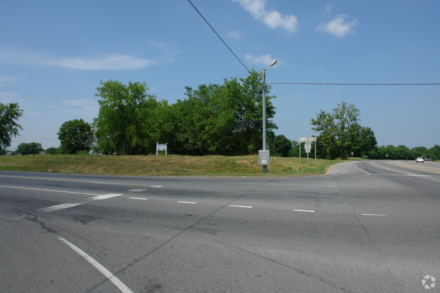 1113 Long Hollow Pike, Gallatin, TN à vendre - Photo du bâtiment - Image 3 de 3