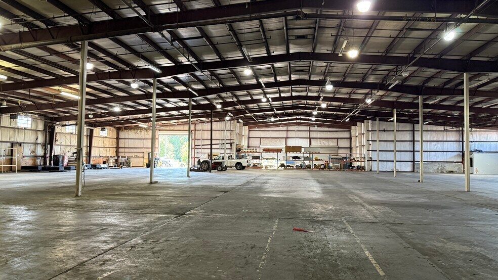 306 Rogers St, Barnesville, GA à louer - Photo du bâtiment - Image 2 de 11