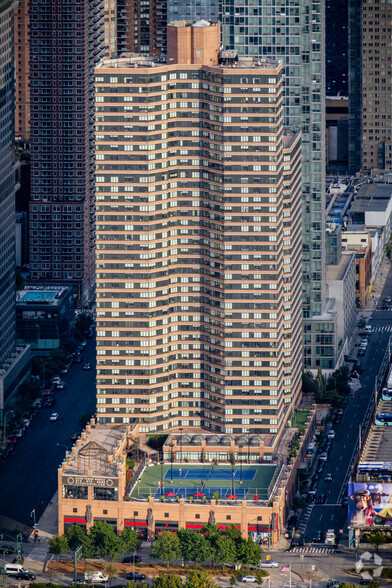 650 W 42nd St, New York, NY à vendre - Photo principale - Image 1 de 1