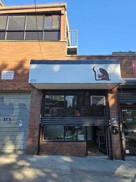 6902 Woodside Ave, Woodside, NY à louer - Photo du bâtiment - Image 3 de 8