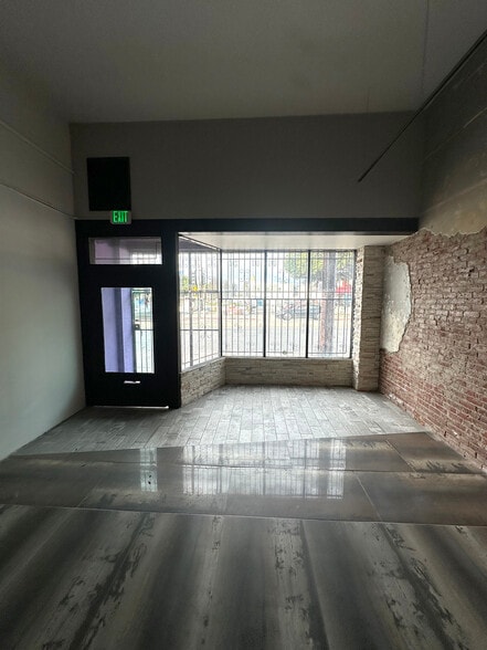 2958 W Pico Blvd, Los Angeles, CA for lease - Interior Photo - Image 2 of 8