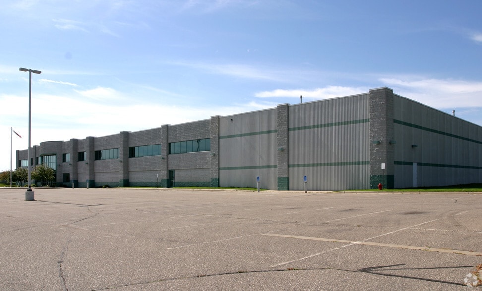 10900 S Nesbitt Ave, Bloomington, MN à louer - Photo du bâtiment - Image 2 de 3