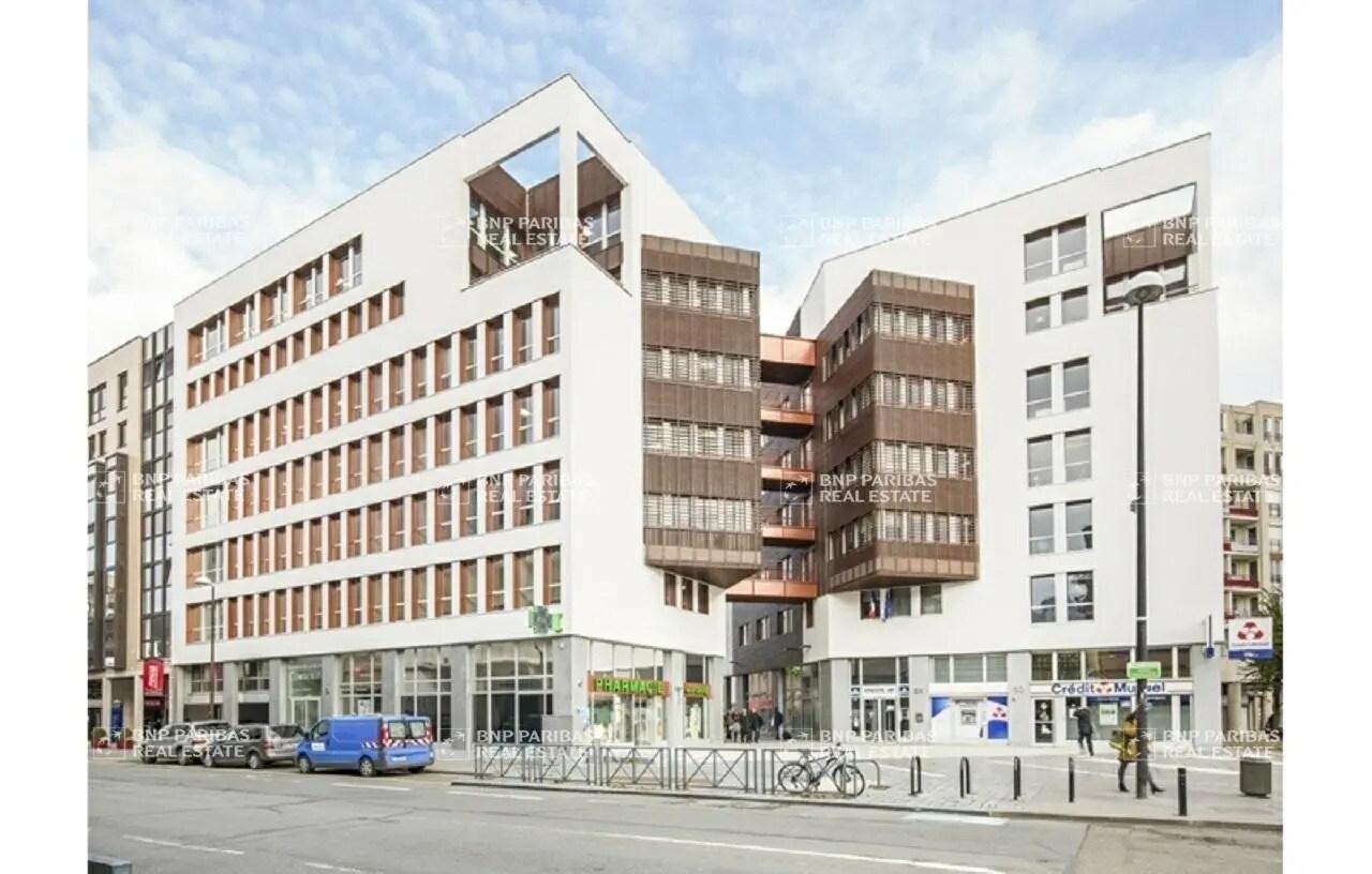 14 Avenue Gustave Eiffel, Montigny-le-Bretonneux for lease Building Photo- Image 1 of 12