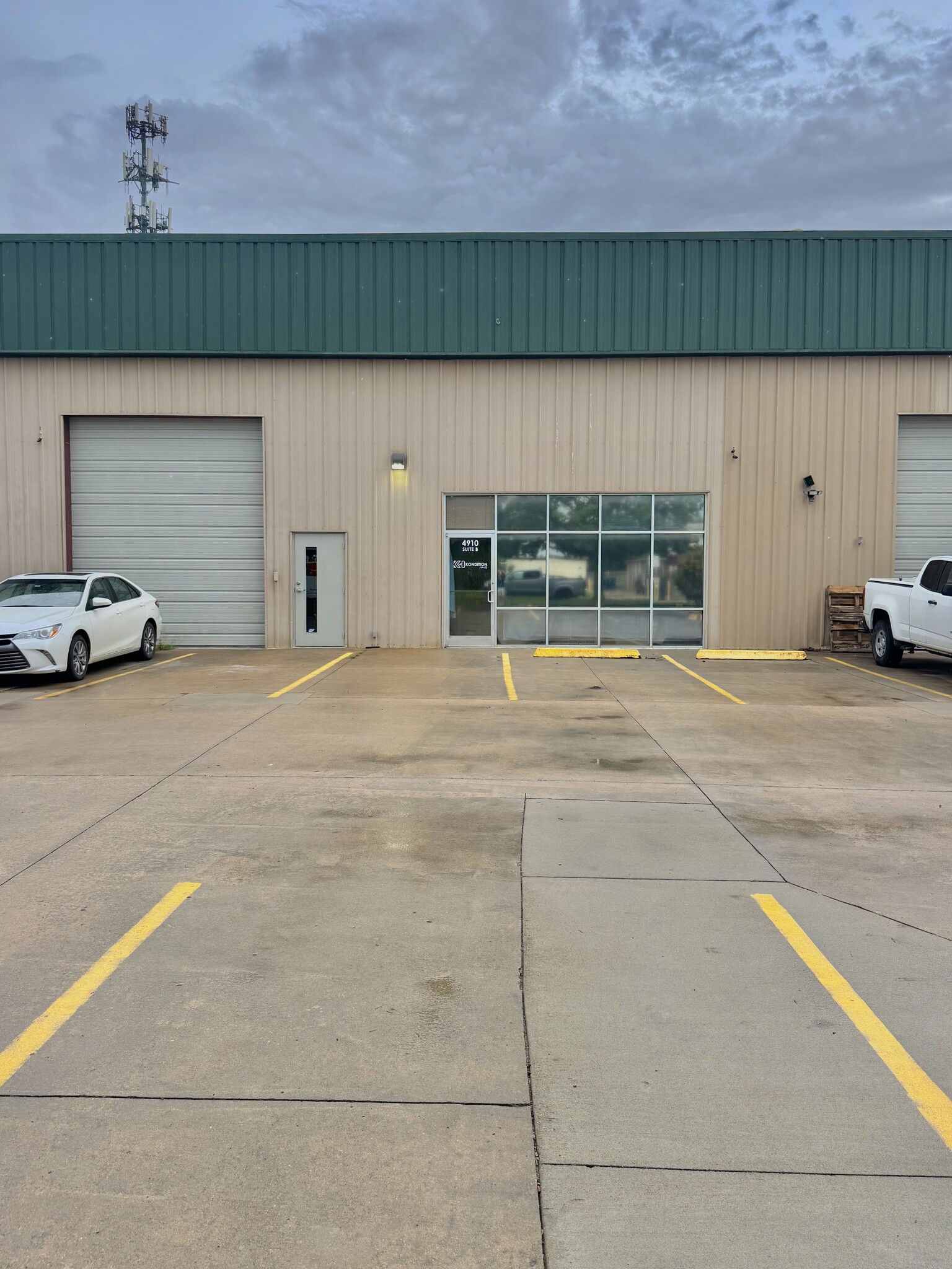 4910 Wakarusa Ct, Lawrence, KS for lease Building Photo- Image 1 of 3