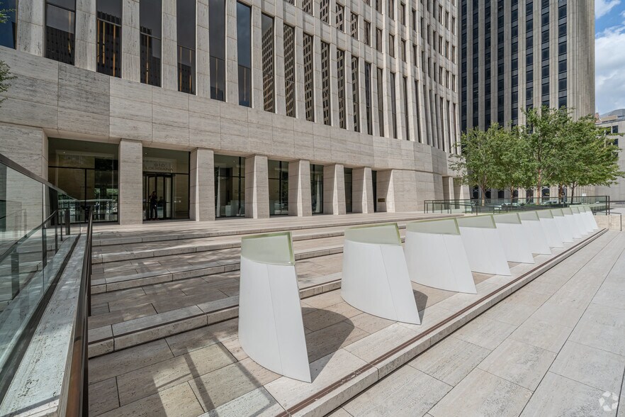 910 Louisiana St, Houston, TX à louer - Photo du bâtiment - Image 3 de 6