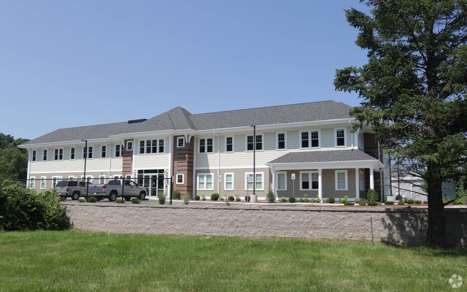 120 Boston Rd, Groton, MA à louer - Photo du bâtiment - Image 1 de 6