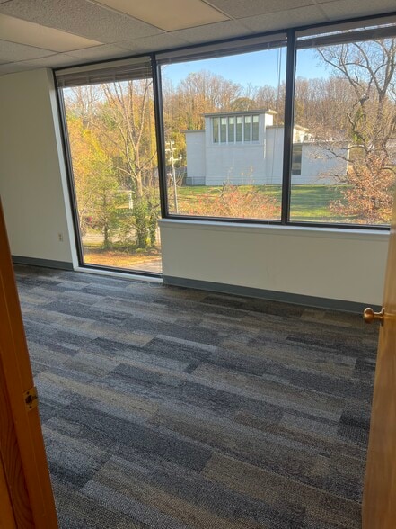 1511 Ritchie Hwy, Arnold, MD for lease - Interior Photo - Image 3 of 8