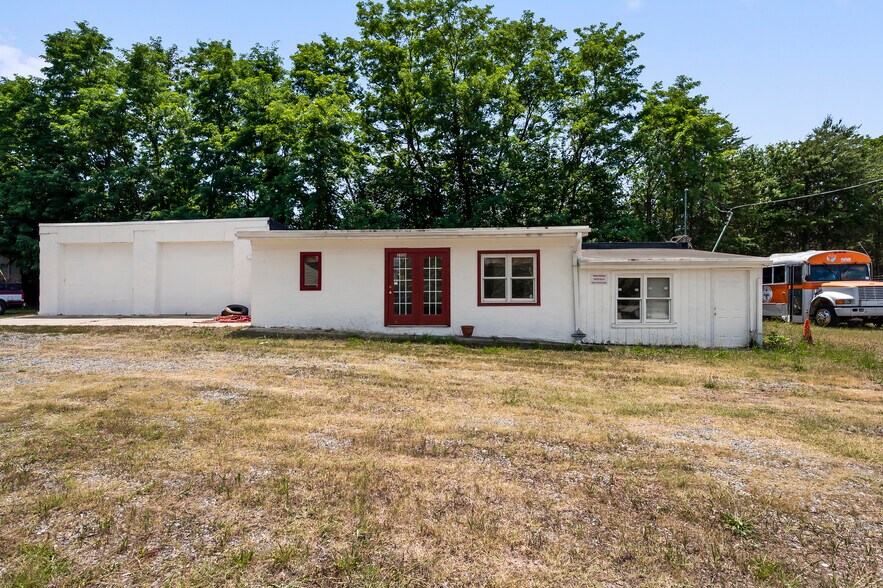 5326 Main St, Walkertown, NC à vendre - Photo du bâtiment - Image 1 de 40