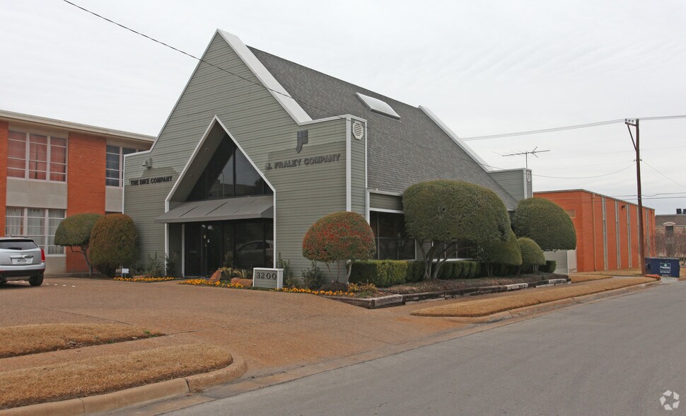 3200 W 4th St, Fort Worth, TX à vendre - Photo du bâtiment - Image 3 de 28