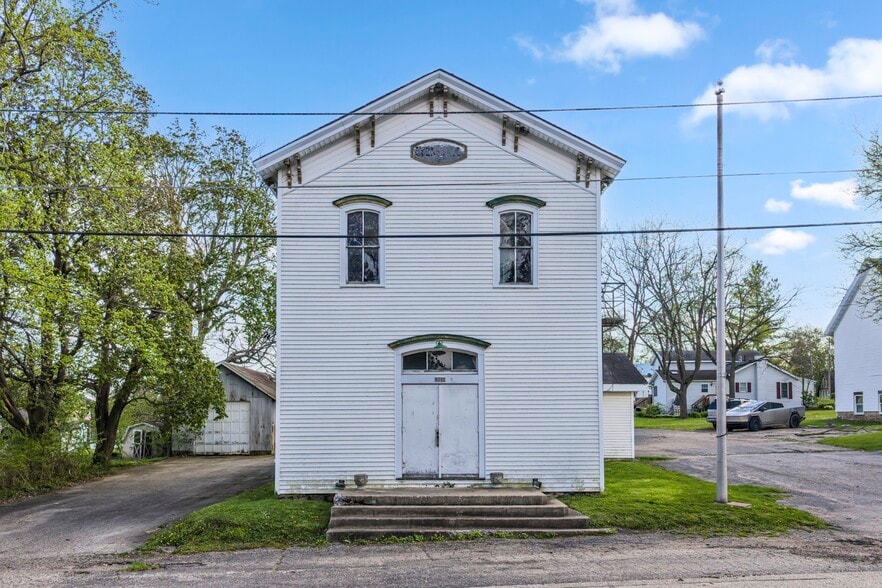 6101 Lyons St, Burlington, WI for sale - Building Photo - Image 2 of 43