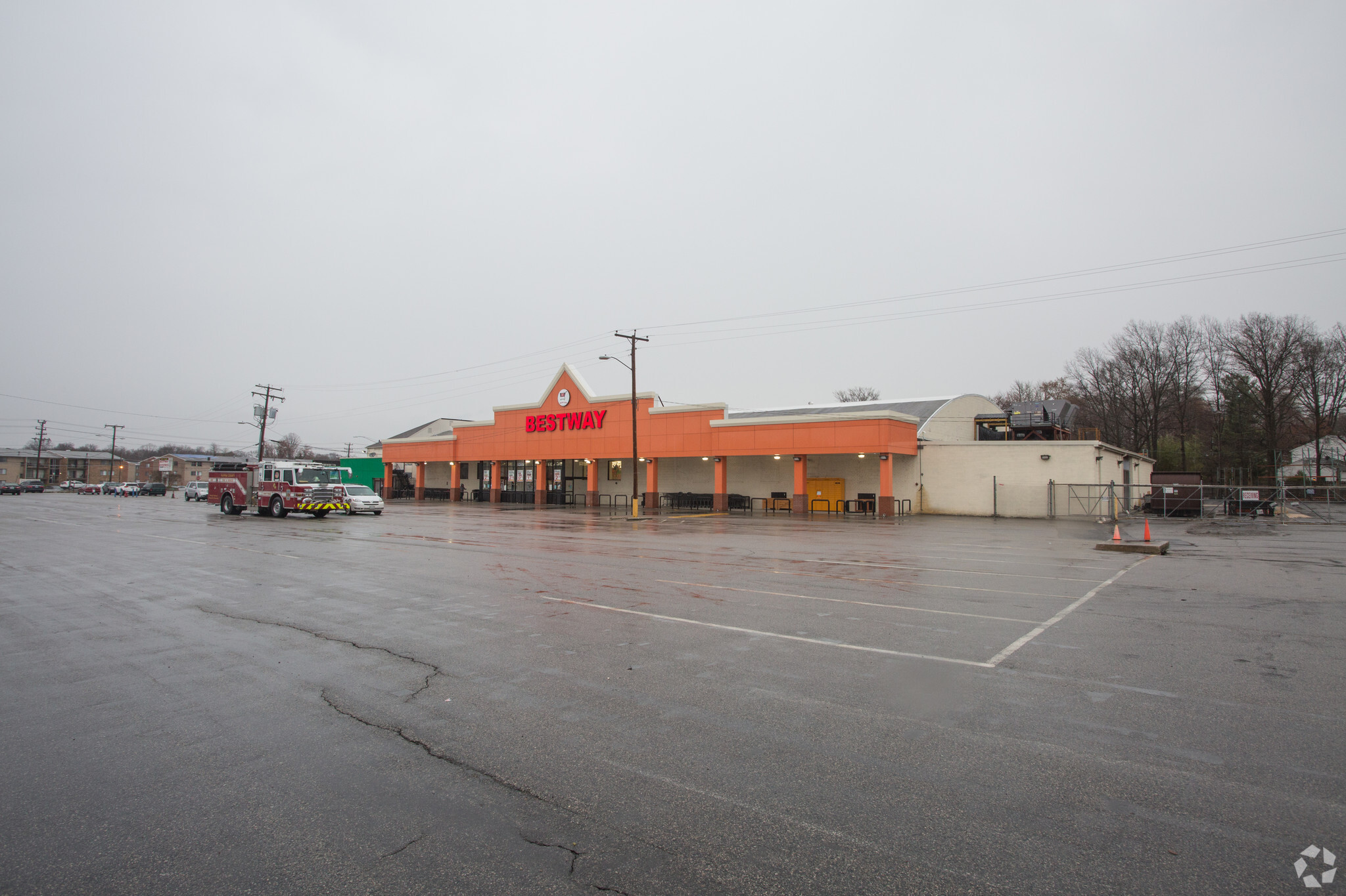 8457 Richmond Hwy, Alexandria, VA for lease Building Photo- Image 1 of 4