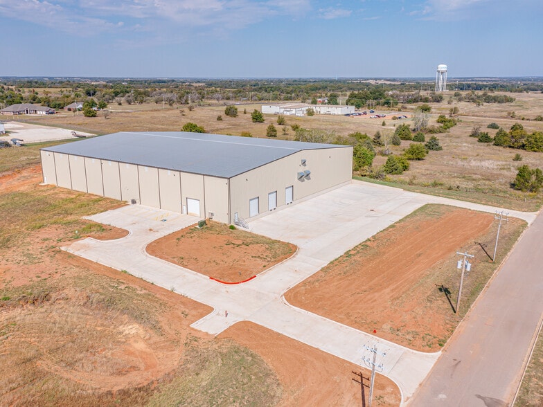 8032 Industrial Dr, Shawnee, OK for sale - Building Photo - Image 1 of 11
