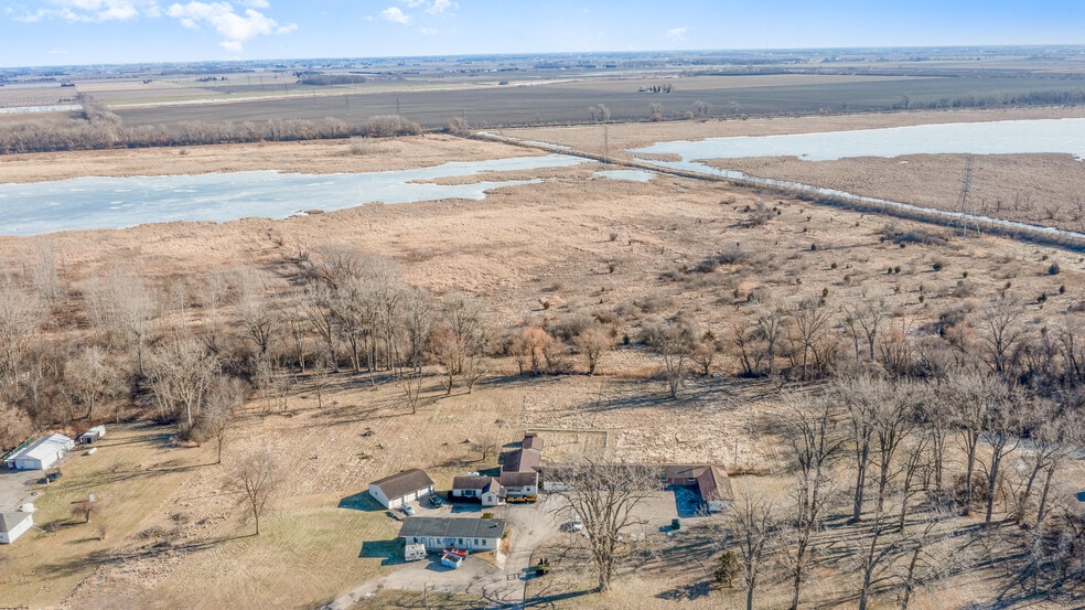 2117 S River Rd, Bay City, MI for sale - Building Photo - Image 2 of 12