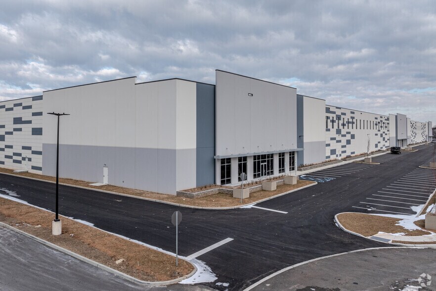 650 Federal Blvd, Carteret, NJ à louer - Photo du bâtiment - Image 3 de 18
