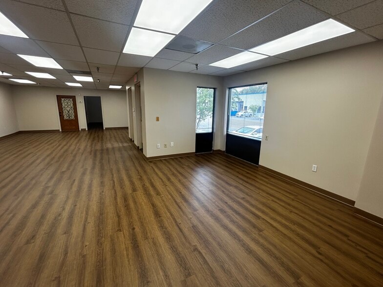 5501-5519 Pioneer Park Blvd, Tampa, FL for lease - Interior Photo - Image 3 of 13