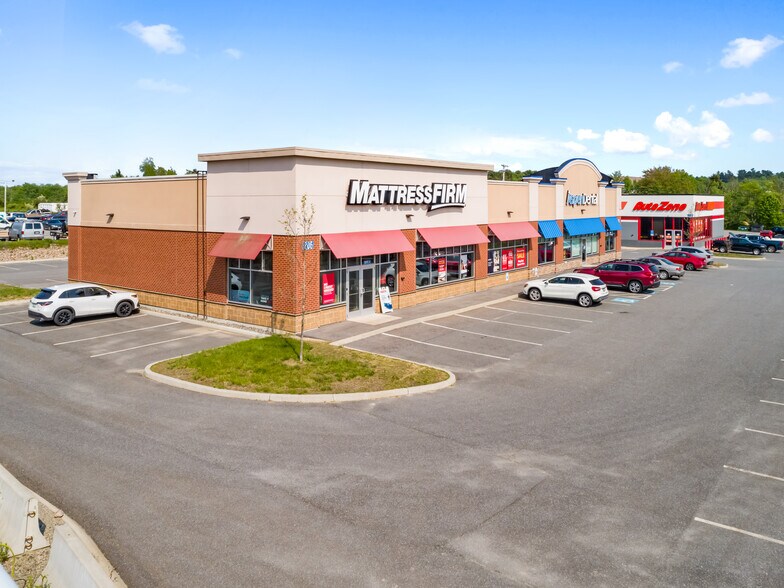 208 High St, Ellsworth, ME à vendre - Photo du bâtiment - Image 2 de 8