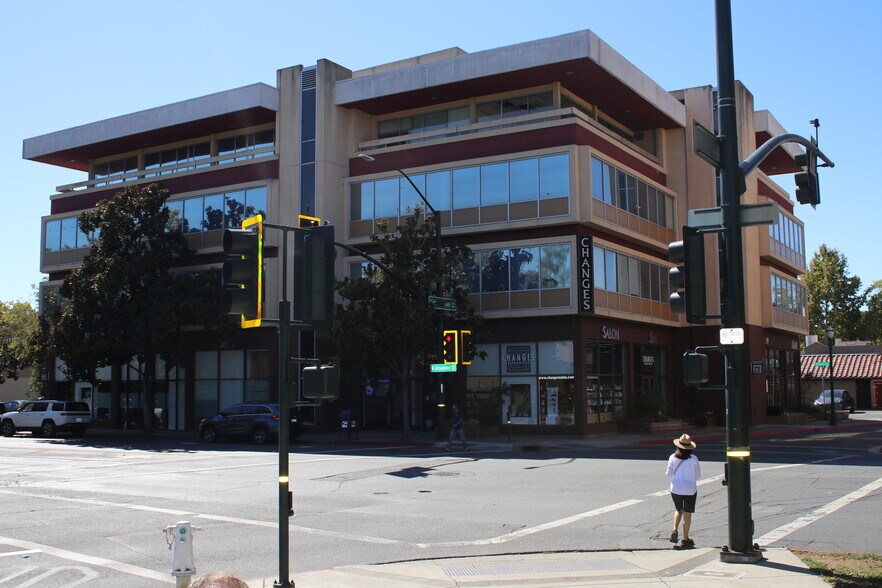 1475 N Broadway, Walnut Creek, CA à louer - Photo du bâtiment - Image 2 de 9