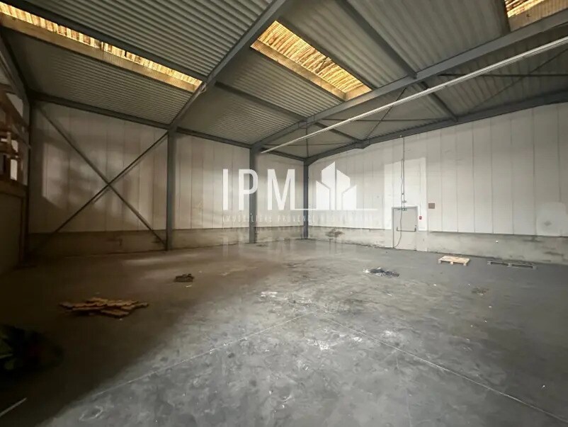 Flex in Vitrolles for lease Interior Photo- Image 1 of 6