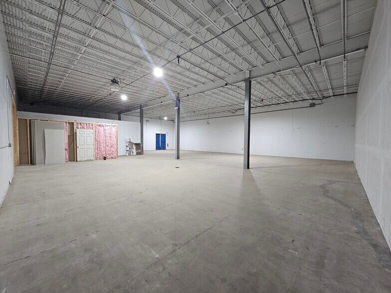 43 Transport Ln, Pine Island, NY à louer - Photo intérieure - Image 2 de 19