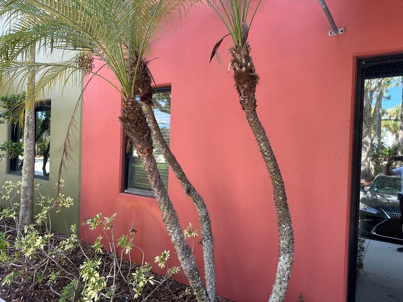 2875 Jupiter Park Dr, Jupiter, FL à vendre - Photo du bâtiment - Image 2 de 14