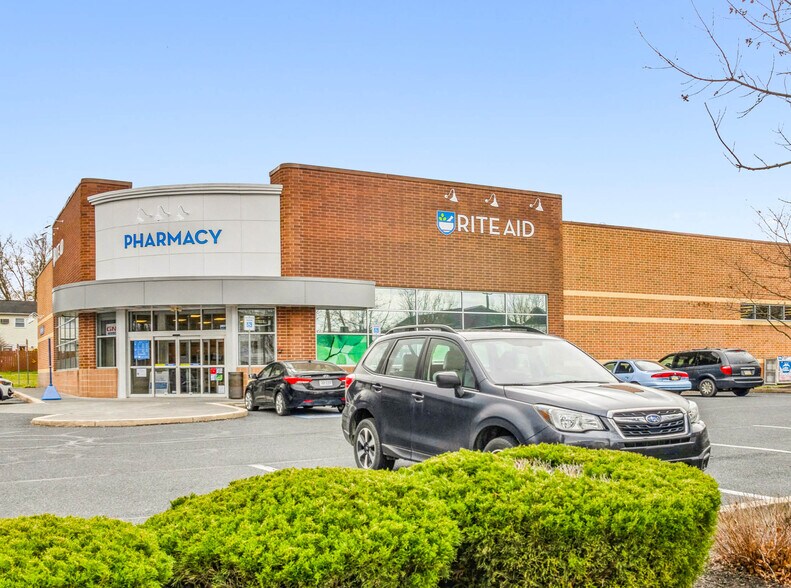 231 West St, Gettysburg, PA for lease - Building Photo - Image 1 of 4