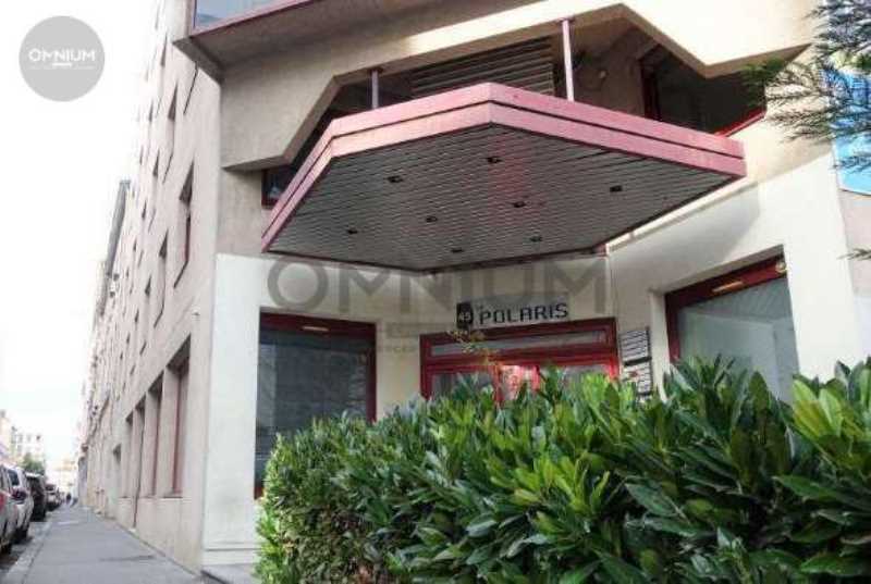 Office in Lyon for lease - Building Photo - Image 1 of 8