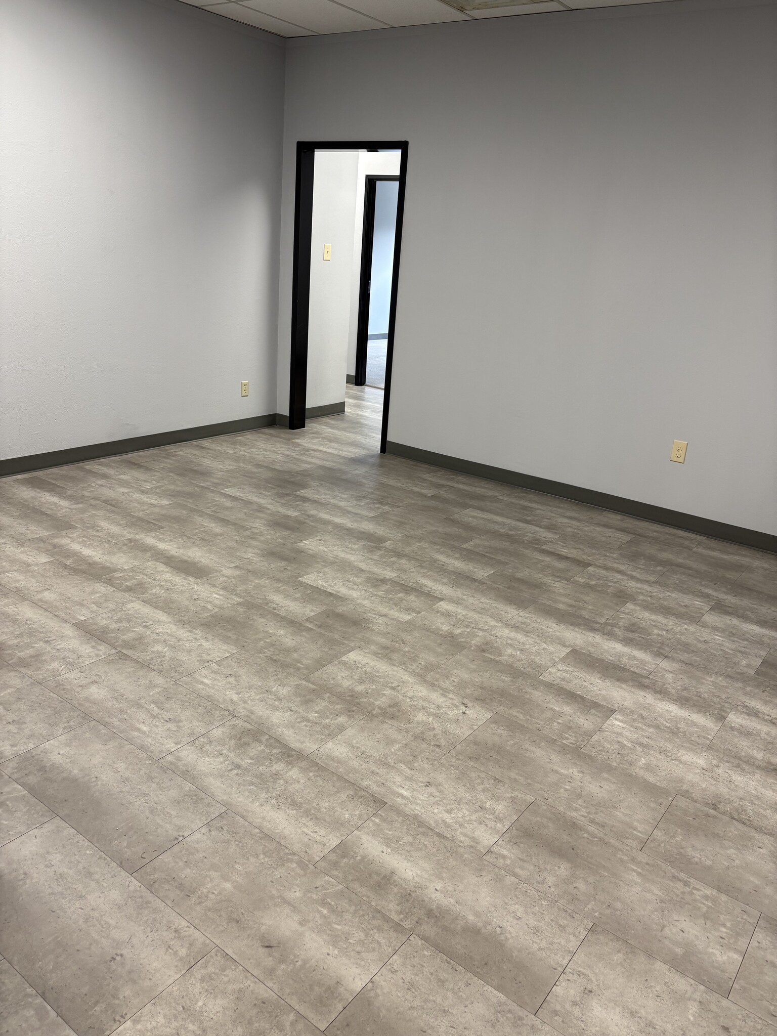 4455 Camp Bowie Blvd, Fort Worth, TX for lease Interior Photo- Image 1 of 8