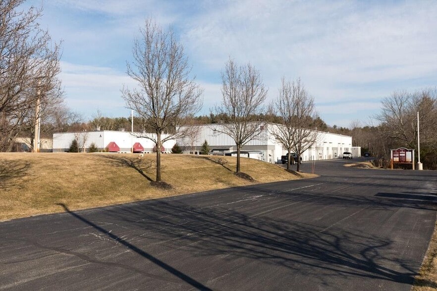 17 Route 125, Kingston, NH à louer - Photo du bâtiment - Image 1 de 18