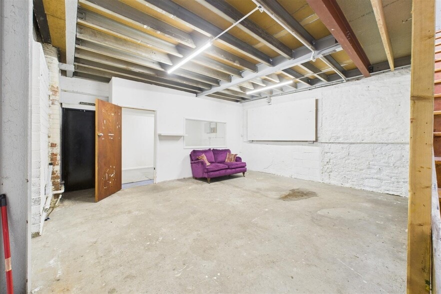 Parnall Rd, Bristol à vendre - Photo du bâtiment - Image 3 de 5