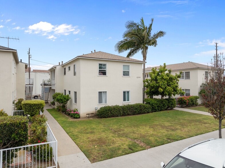 12314 Washington Pl, Los Angeles, CA à vendre - Photo du bâtiment - Image 3 de 6