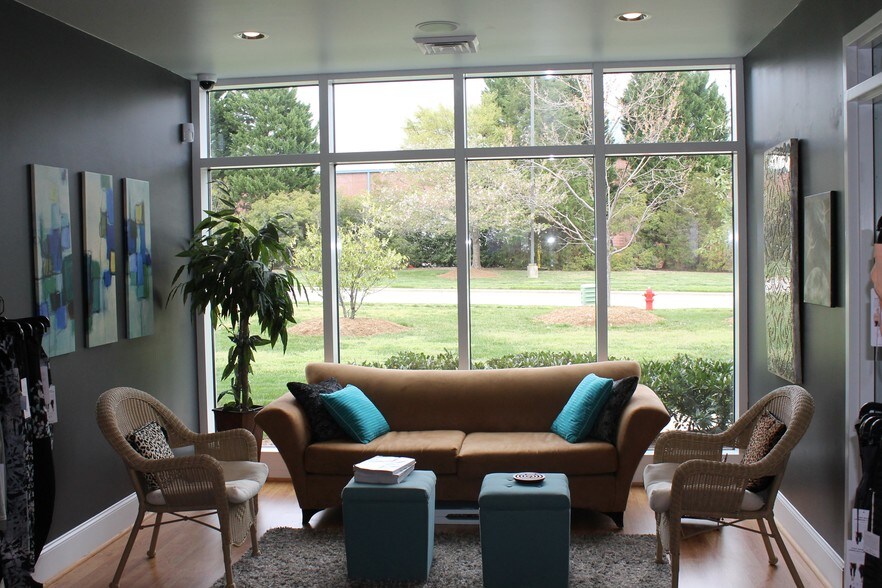 200 Cornerstone Dr, Cary, NC à louer - Photo intérieure - Image 3 de 11