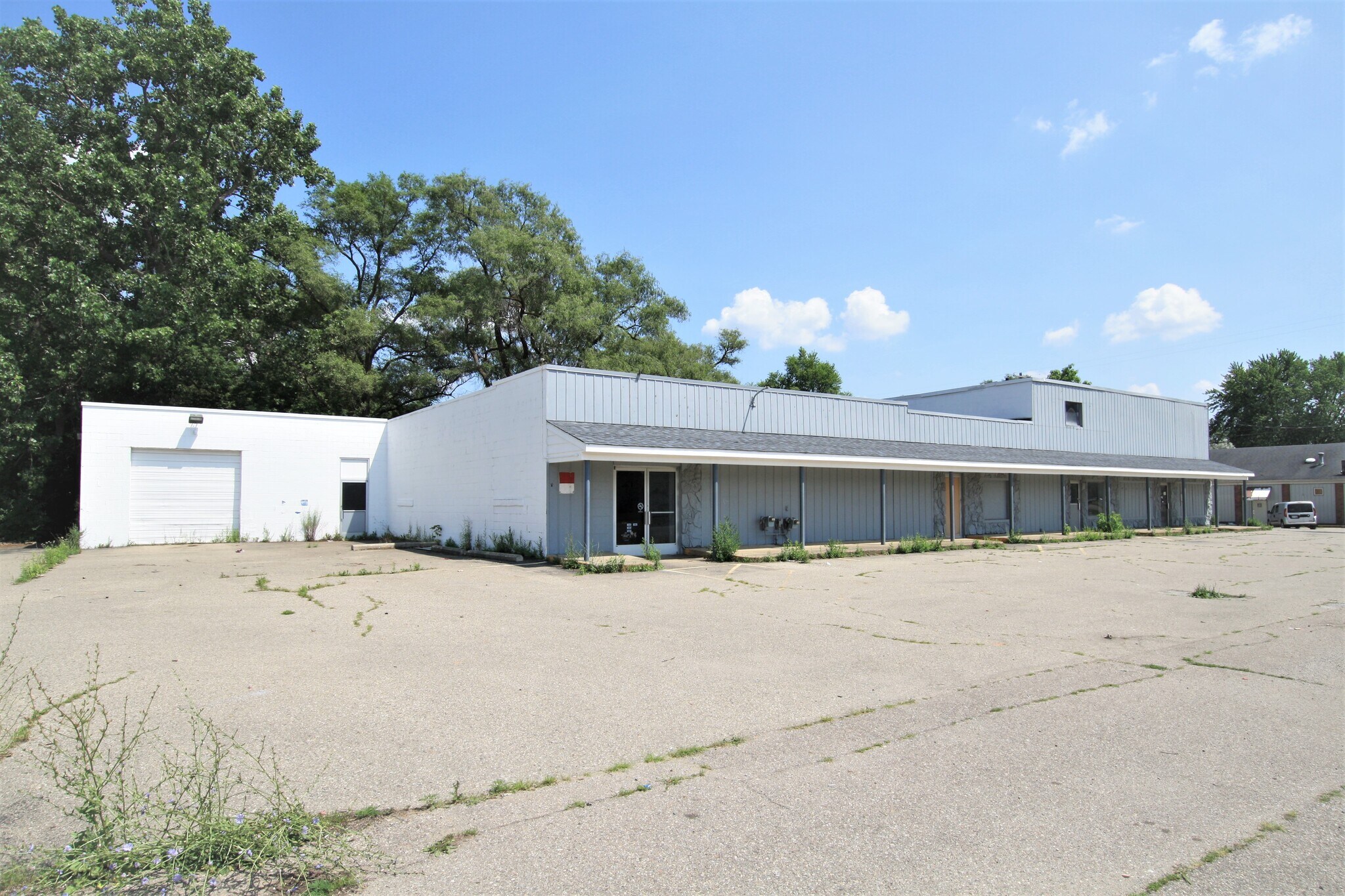 4121 Fenton Rd, Burton, MI à vendre Photo du bâtiment- Image 1 de 7