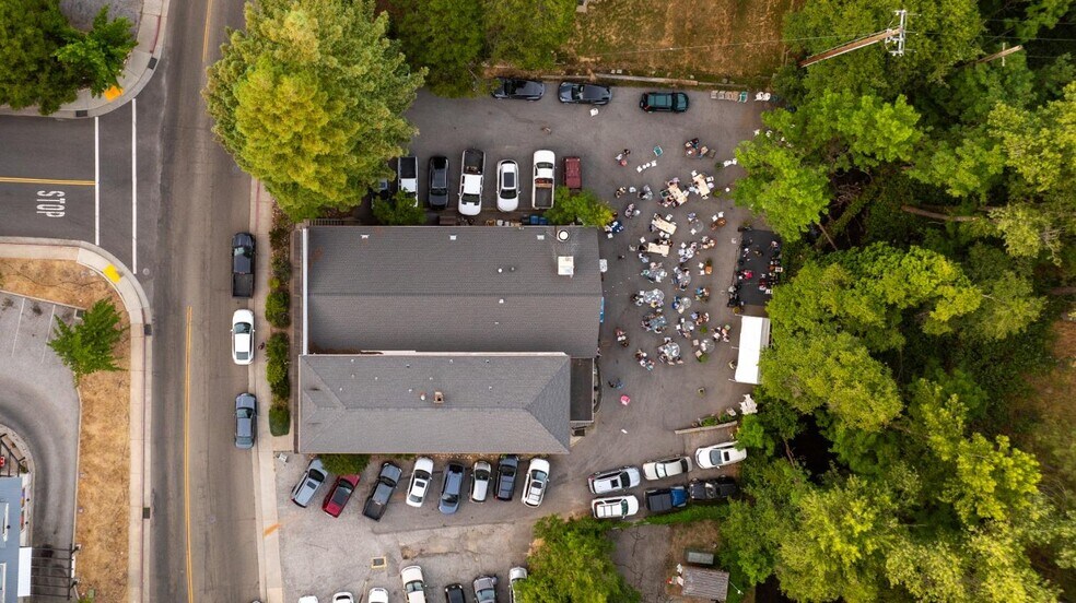 535 Mill St, Grass Valley, CA à vendre - Photo du bâtiment - Image 2 de 42