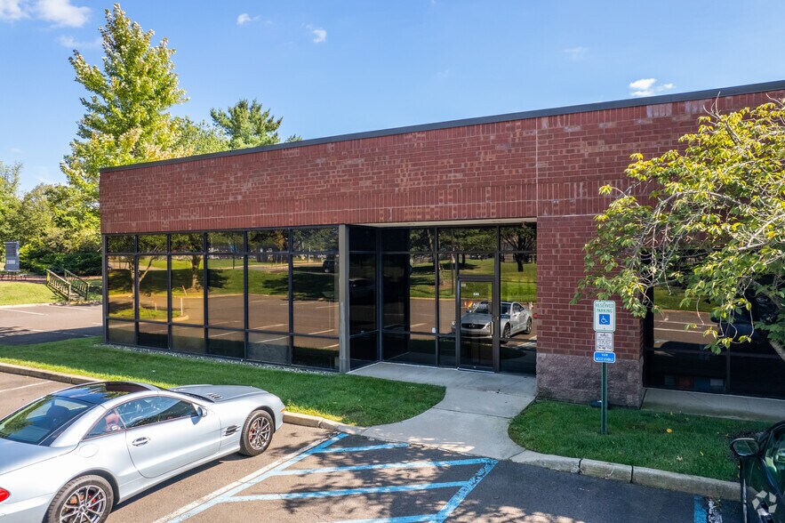 500 Horizon Dr, Hamilton, NJ à louer - Photo du bâtiment - Image 3 de 6