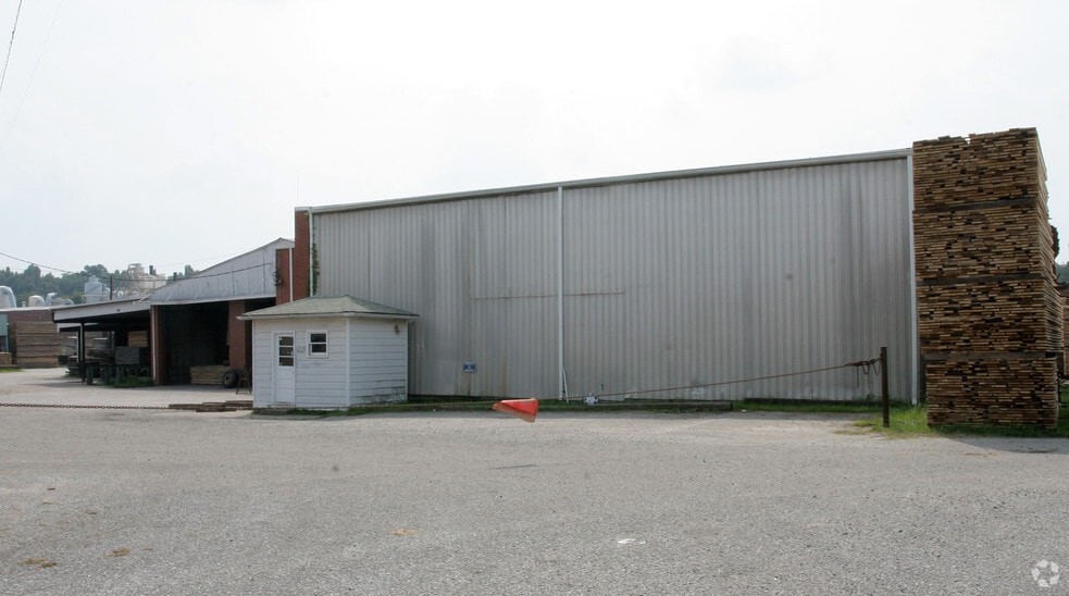 1221 Thrower Rd, Pleasant Garden, NC for sale - Building Photo - Image 2 of 9