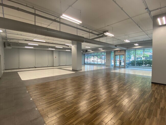 More details for 645-659 W Randolph St, Chicago, IL - Retail for Lease