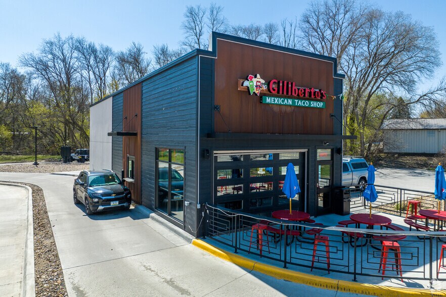 320 HWY 71 S, Arnolds Park, IA à vendre - Photo du bâtiment - Image 3 de 25