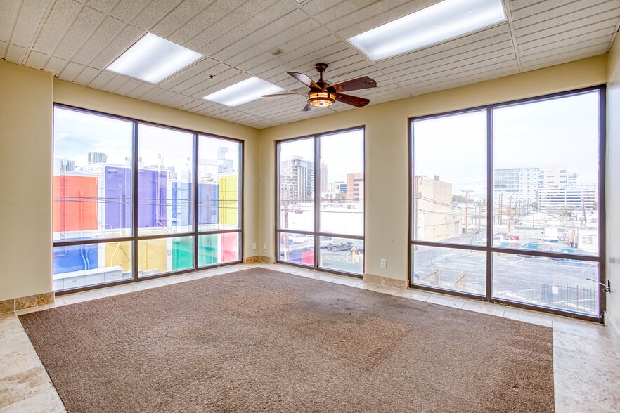 732 S 6th St, Las Vegas, NV for lease - Interior Photo - Image 3 of 32